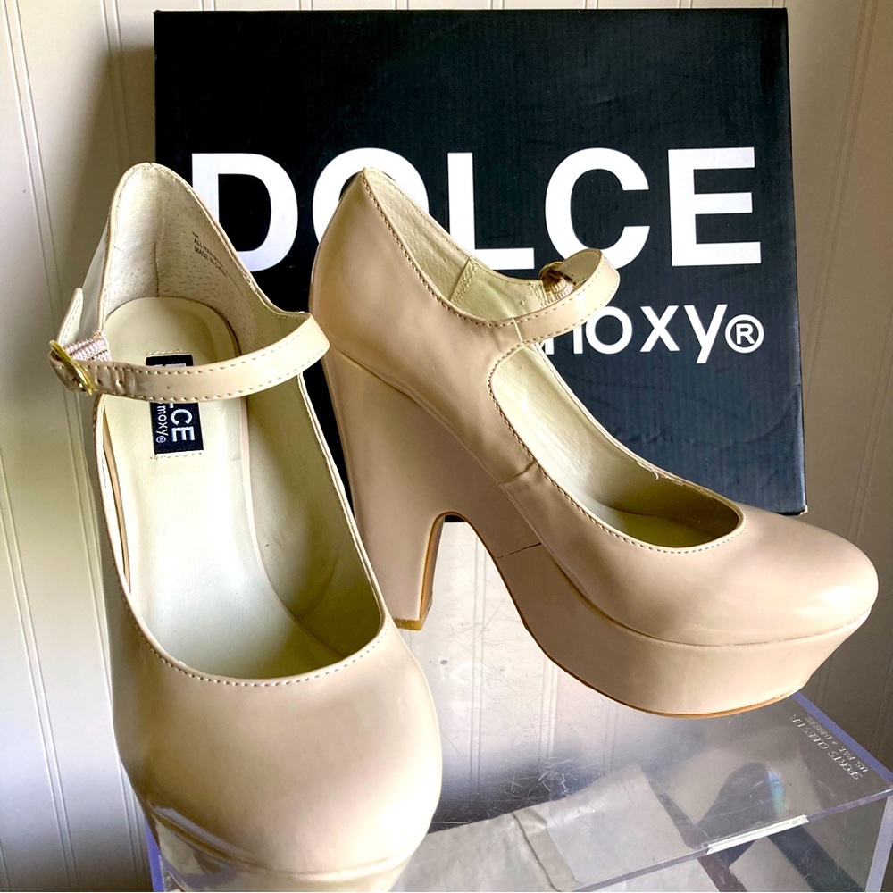 Dolce Mojo by Moxy Like New. Color: Nude. Size 8M